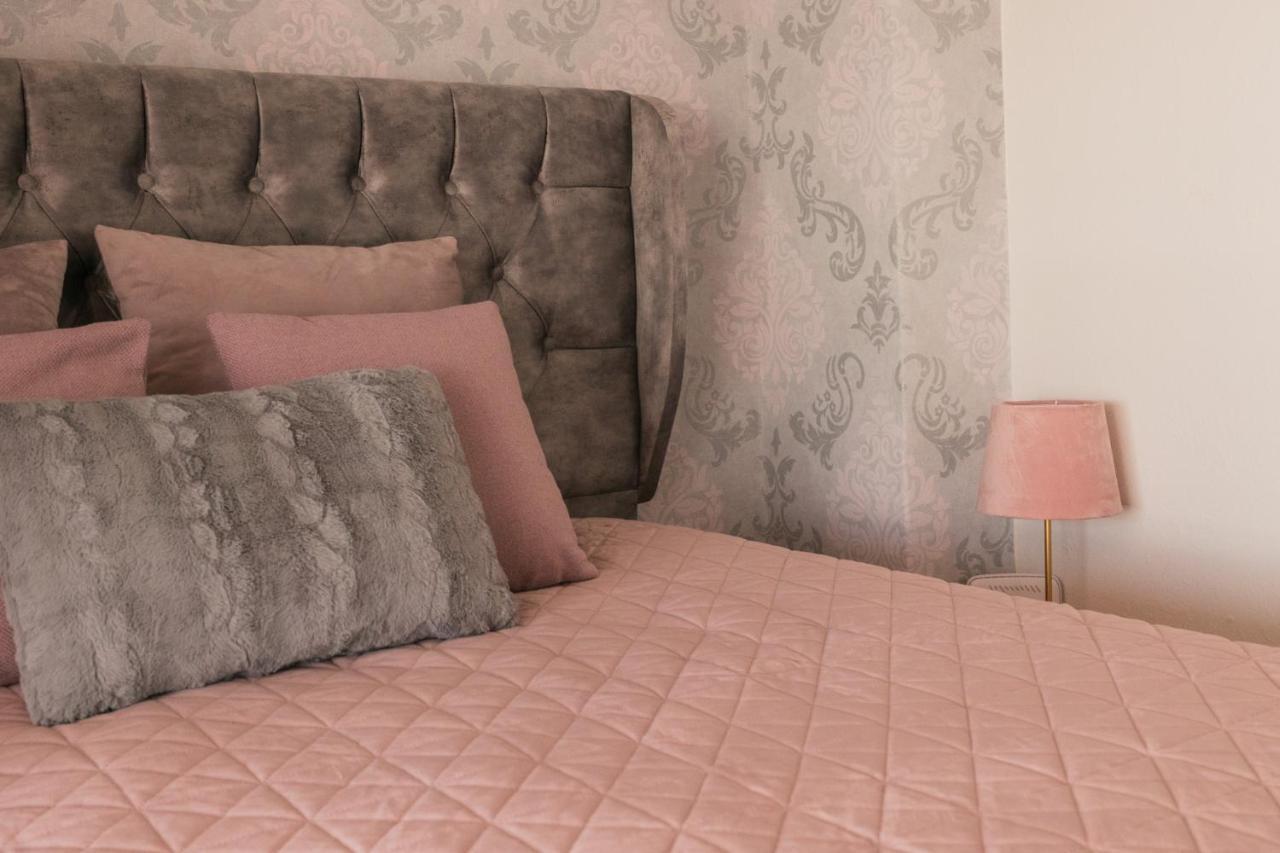 Velvet Apartment Волос Екстериор снимка